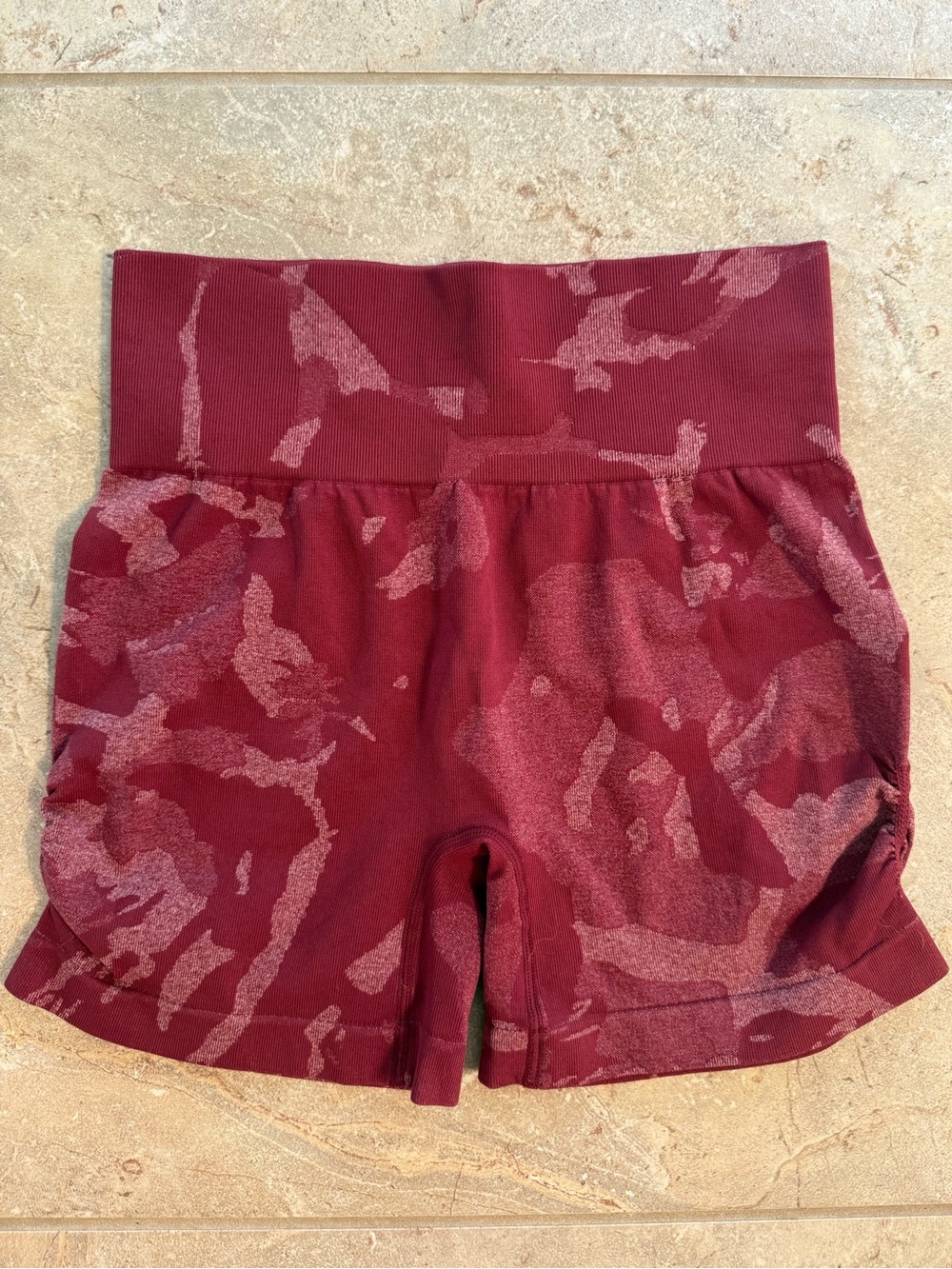 NWOT Women’s Red Maroon Camo Biker Shorts Scrunch Sides Size Medium